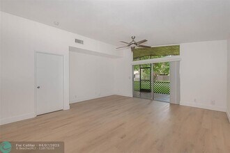 15725 Woodgate Ct in Sunrise, FL - Building Photo - Building Photo