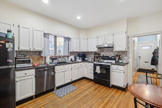 19 Henry St, Unit #1 in Brookline, MA - Building Photo - Building Photo