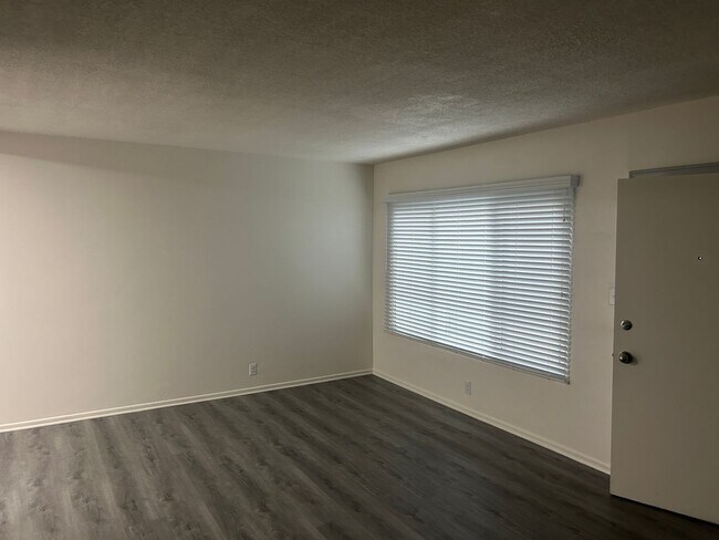 3409 W 104th St-Unit -#6 in Inglewood, CA - Building Photo - Building Photo