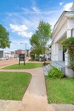 1515 Madison Ave in Memphis, TN - Building Photo - Building Photo