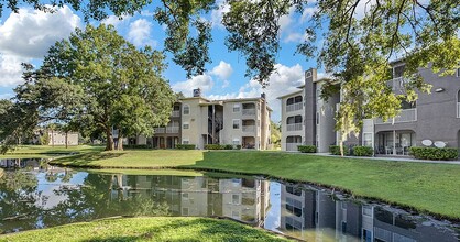 The Summit at Sabal Park Apartments in Tampa, FL - Building Photo - Building Photo