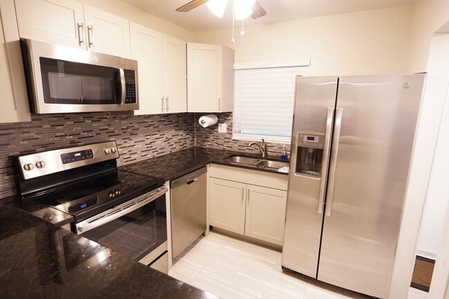 property at 3000 Sunrise Lakes Dr W