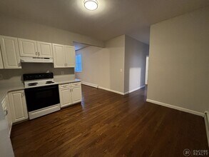 15 Stearns Rd, Unit 4 in Brookline, MA - Building Photo - Building Photo