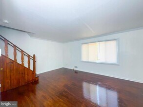 12040 Valleywood Dr in Silver Spring, MD - Building Photo - Building Photo