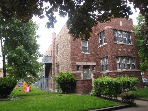 556 E 89th Pl in Chicago, IL - Building Photo