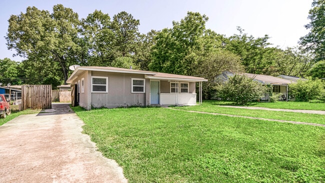 2126 Evans Ave NW in Huntsville, AL - Foto de edificio - Building Photo