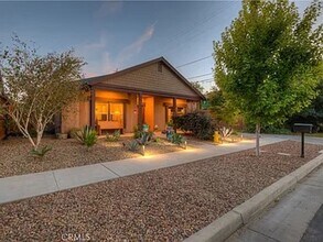 271 E 9th Ave in Chico, CA - Building Photo - Building Photo