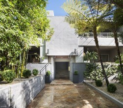 8917 Cynthia St in West Hollywood, CA - Building Photo - Building Photo