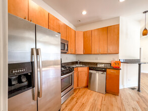 2835 N Damen Ave, Unit J05P in Chicago, IL - Foto de edificio - Building Photo
