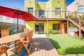 211 Genebern Way in San Francisco, CA - Building Photo - Building Photo