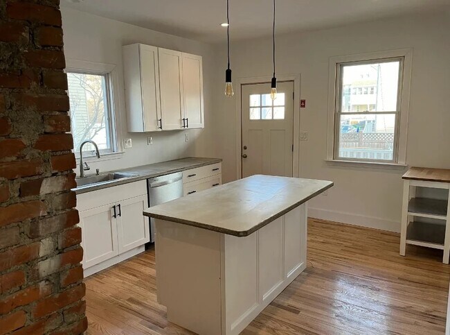 44 Wright Ave, Unit 1 in Medford, MA - Building Photo - Building Photo