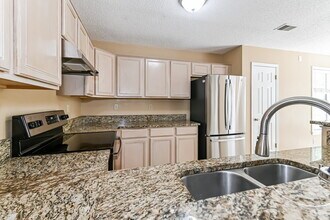 994 Painted Desert Ln in Cordova, TN - Building Photo - Building Photo