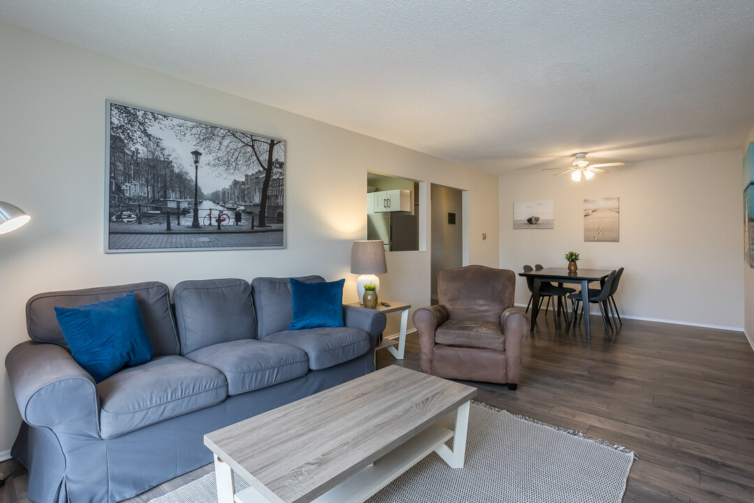 9112 Mary St in Chilliwack, BC - Building Photo