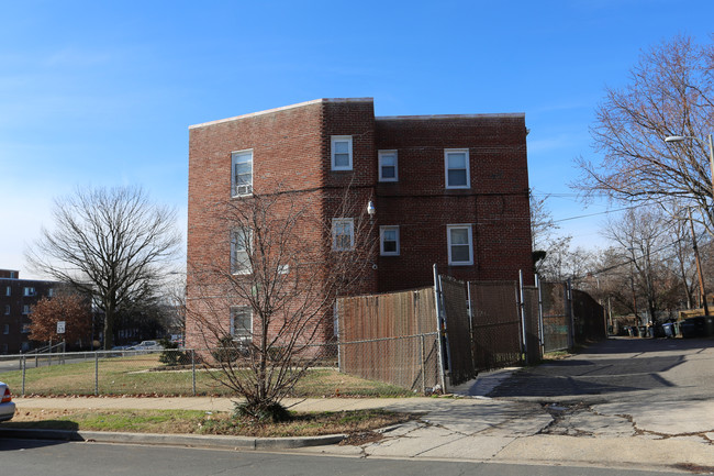 1846 Maryland Ave NE in Washington, DC - Foto de edificio - Building Photo