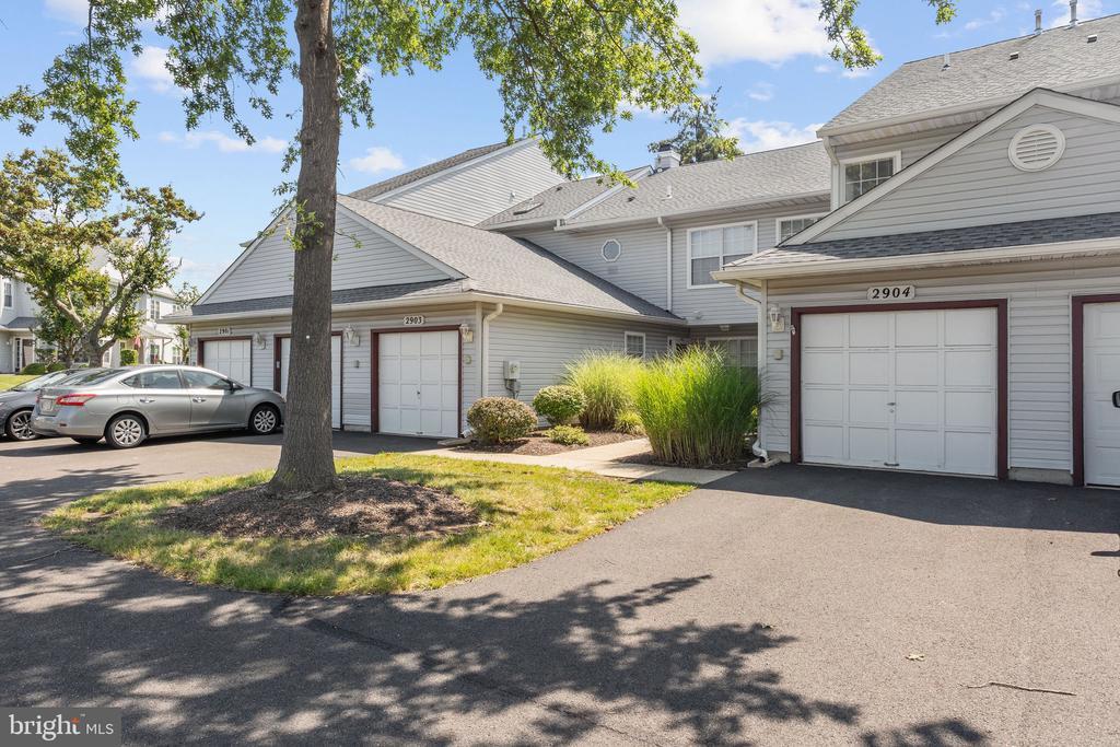 2904 Sterling Rd in Yardley, PA - Building Photo