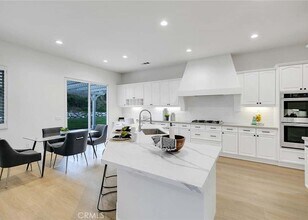 24942 Greensbrier Dr in Stevenson Ranch, CA - Foto de edificio - Building Photo