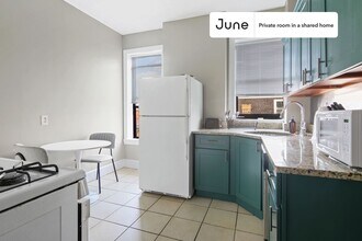 Room in Shared 4 bed/2 bath home, Unit D in Boston, MA - Foto de edificio - Building Photo