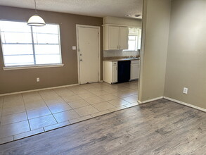 5613 16th Pl in Lubbock, TX - Foto de edificio - Building Photo