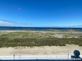 90 Winthrop Shore Dr, Unit 9 in Winthrop, MA - Building Photo