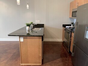 817 3rd Ave N, Unit 207 in Nashville, TN - Building Photo - Building Photo