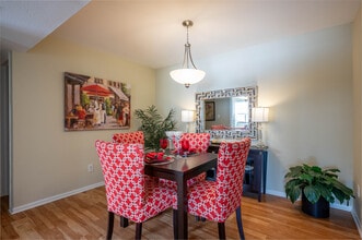 Woodbrook in Indianapolis, IN - Foto de edificio - Interior Photo