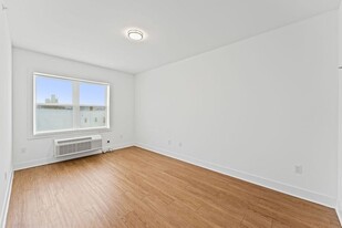 429 Bergen Ave, Unit 168012 in Jersey City, NJ - Building Photo - Building Photo