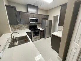 5619 Legacy Crescent Pl in Riverview, FL - Building Photo