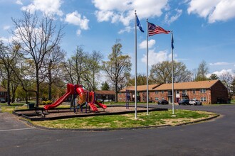 Beech Grove Apartments in Jeffersonville, IN - Building Photo - Building Photo