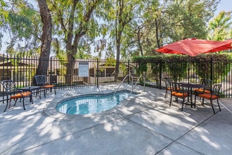 Vantage Point Apartments in Bakersfield, CA - Building Photo - Building Photo