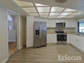 1808 S Golfview Dr in Plant City, FL - Foto de edificio - Building Photo