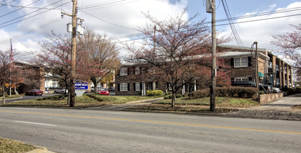 Executive Arms in Louisville, KY - Building Photo - Building Photo