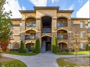 574 South 2150 West in Pleasant Grove, UT - Foto de edificio - Building Photo