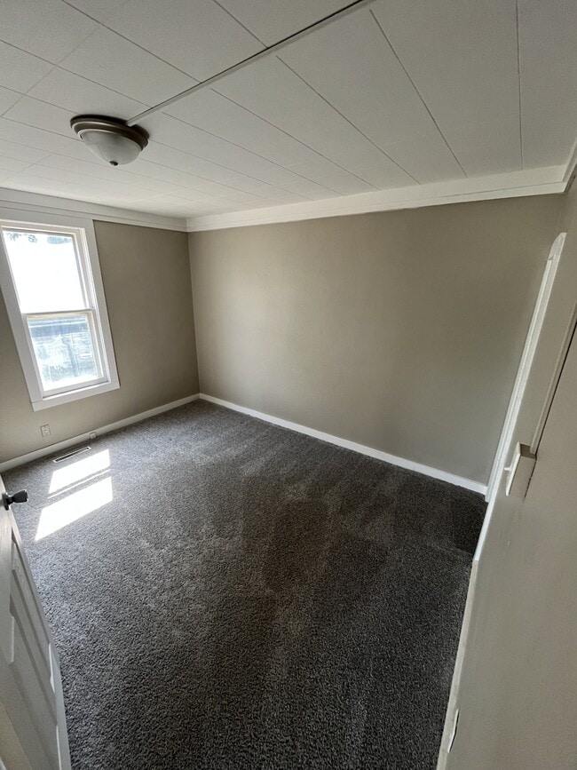 1209 E Cherry St in Vermillion, SD - Building Photo - Building Photo