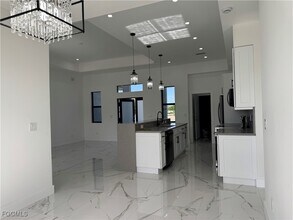 707 NE Juanita Pl in Cape Coral, FL - Building Photo - Building Photo