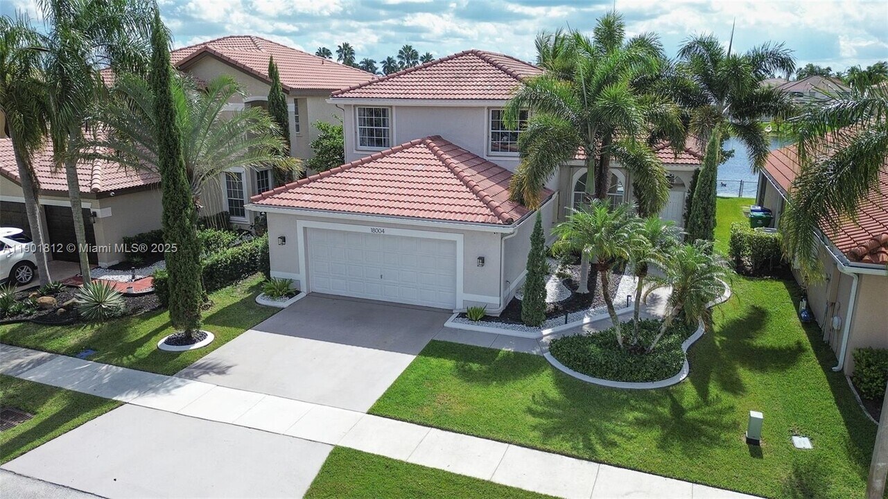 18004 SW 20th St in Miramar, FL - Building Photo