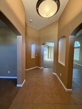 579 N Morningside Dr in Dinuba, CA - Foto de edificio - Building Photo