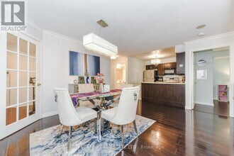 25 Kingsbridge Garden Cir in Mississauga, ON - Building Photo - Building Photo