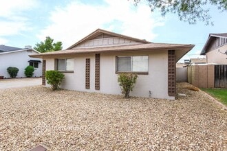 5746 N 41st Dr in Phoenix, AZ - Building Photo - Building Photo