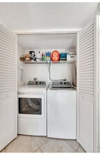 800 Jeffery St, Unit 205 in Boca Raton, FL - Building Photo - Building Photo