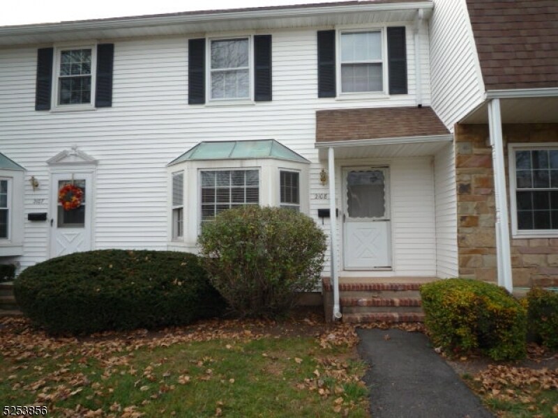2108 Jamestown Common in Hillsborough, NJ - Building Photo