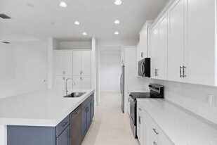 15144 Wildwood Cir in Westlake, FL - Building Photo