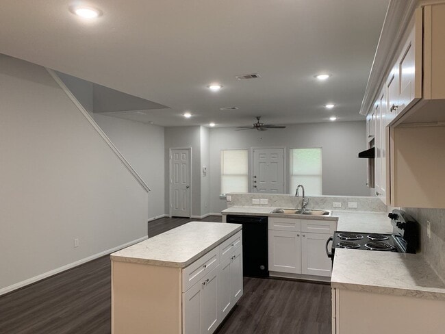 9026 Everglade in Houston, TX - Building Photo - Building Photo