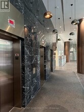 117 McMahon Dr in Toronto, ON - Building Photo - Building Photo