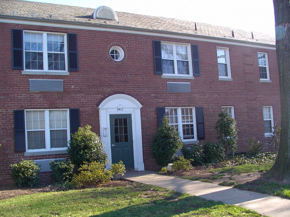 3407 Commonwealth Ave, Unit C in Alexandria, VA - Building Photo