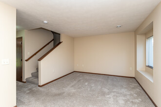 Boulder Pointe Townhomes in Sioux Falls, SD - Building Photo - Interior Photo