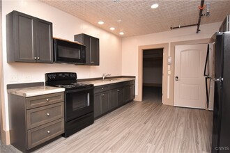 152 Court St in Watertown, NY - Building Photo - Building Photo