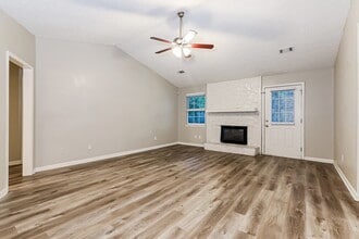 9185 Sunset Dr in Jonesboro, GA - Building Photo - Building Photo