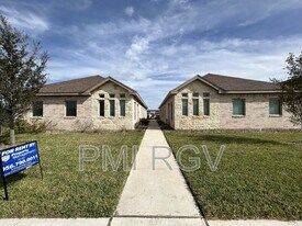 2100 Jackson St in Weslaco, TX - Building Photo