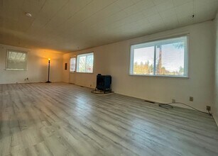 2807 NE 16th St in Renton, WA - Building Photo - Building Photo