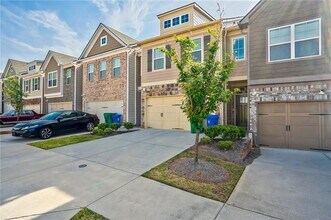 2235 Mulsanne Dr in Lithonia, GA - Building Photo - Building Photo